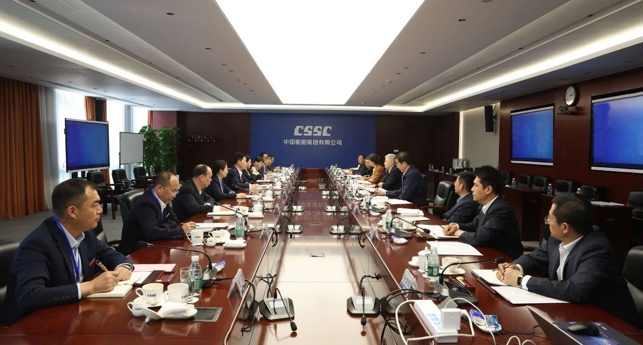 徐鹏与江苏科技大学杨建新嵇春艳会谈 